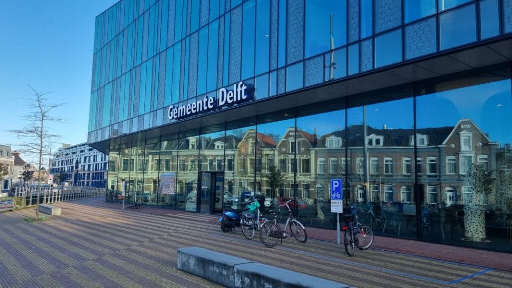 Burgemeester en wethouders ‘diep geschokt’ door mishandeling Delftse pleegdochter