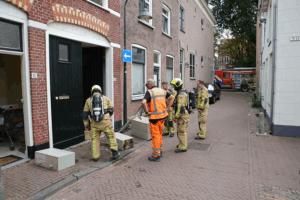 Onkruidverbrander veroorzaakt kleine woningbrand aan Spieringstraat