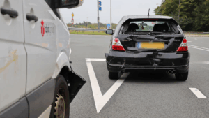 Gewonde en aanhouding na botsing op Kruithuisplein