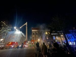 Zeer grote brand in woning Nieuwstraat