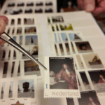 Delfts Stadhuis siert samen met kerstboom decemberzegel