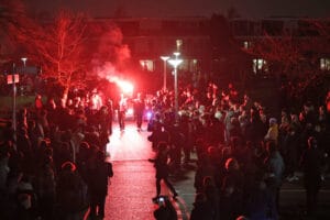 Ruim 500 mensen herdenken doodgestoken Gianinni (16) in stille tocht: ‘Plaatsen hem tussen de sterren’