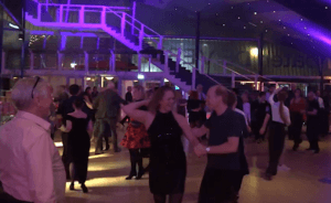 Van salsa tot bachata: Delft zwiert tijdens Stadsbal in De Veste