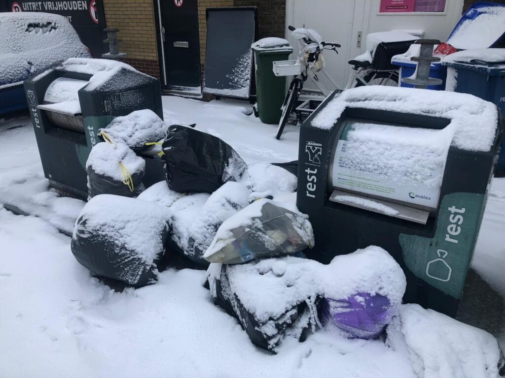 Afvalinzameling hervat en milieustraat weer geopend na sneeuwval 
