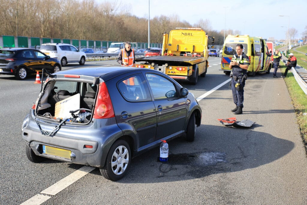 File en twee rijstroken dicht na kop-staartbotsing A13