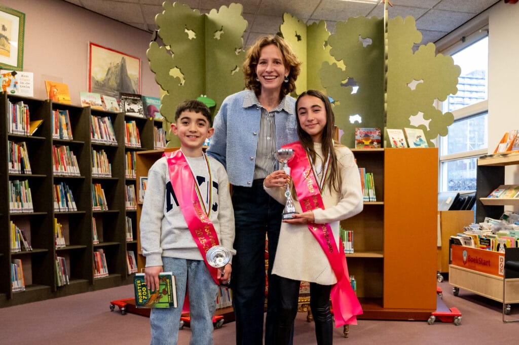 Basisschoolleerlingen Hossein en Sara Delftse voorleeskampioenen, door naar regionale finale 