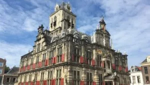 Van VVD tot Volt: oppositie vraagt zich af hoe de coalitie plannen voor Delft wil waarmaken