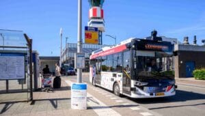 Delftse raad stemt voor terugkeer directe bus naar Rotterdam The Hague Airport