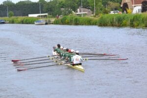 Roeiers Orion halen ruim 5.500 euro op voor long covid-onderzoek met 150 kilometer lange vaart