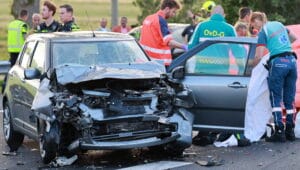 Persoon overleden en meerdere gewonden bij ongeval op A13