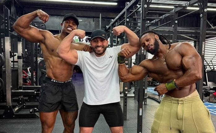 Omstreden influencer neemt na verbod in Breda afscheid van fans in Delftse korfbalclub