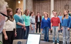 Delfts vrouwenkoor Singalicious viert tiende verjaardag: ‘We zijn er voor elkaar’