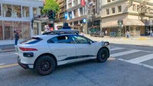 TU Delft ontwikkelt model dat zelfrijdende auto’s vergelijkt met menselijk gedrag